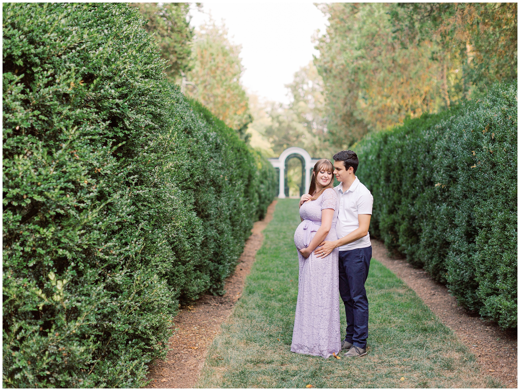 Oatlands Historic House & Gardens maternity photo