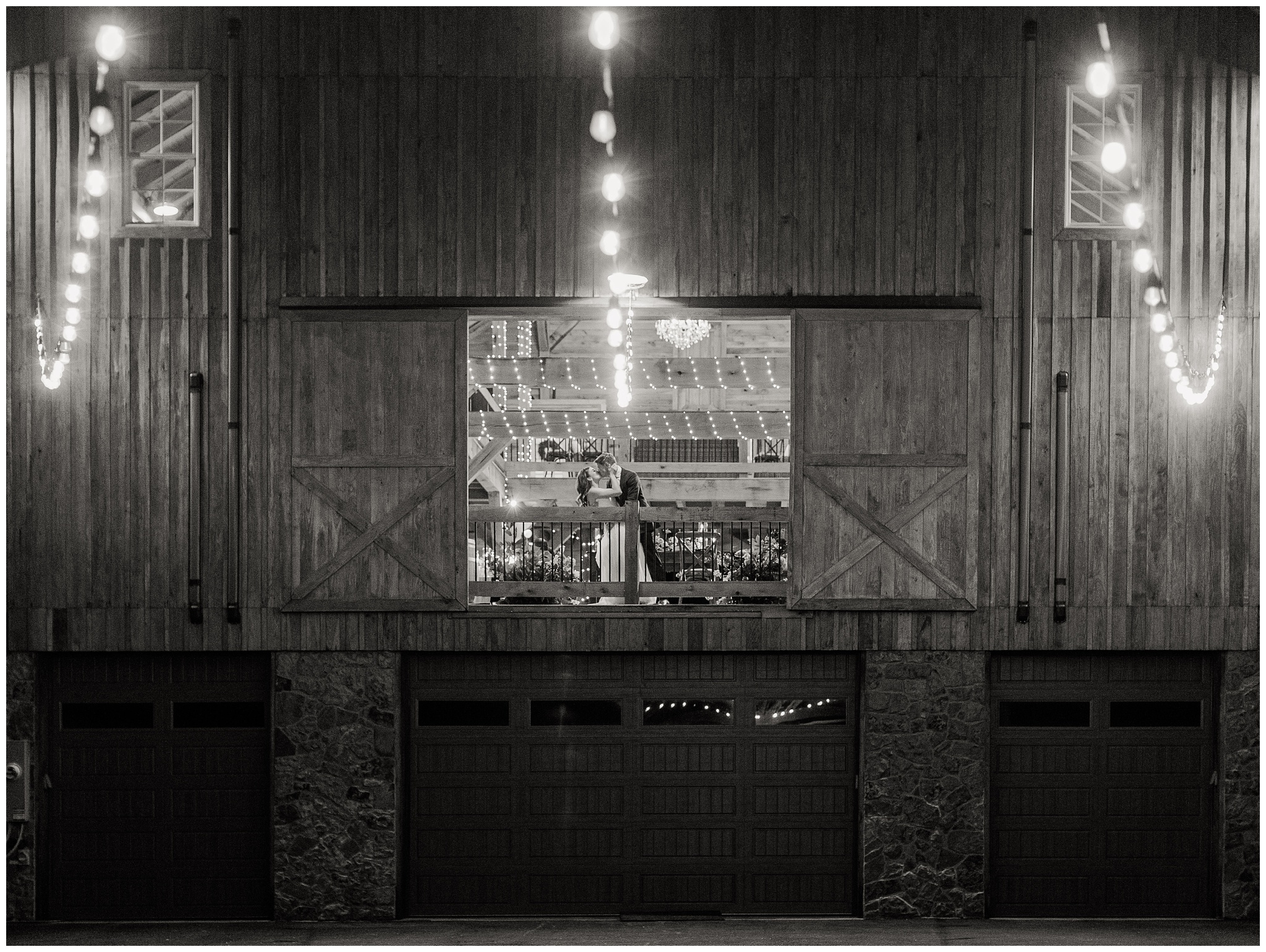 Oak Barn at Loyalty wedding reception