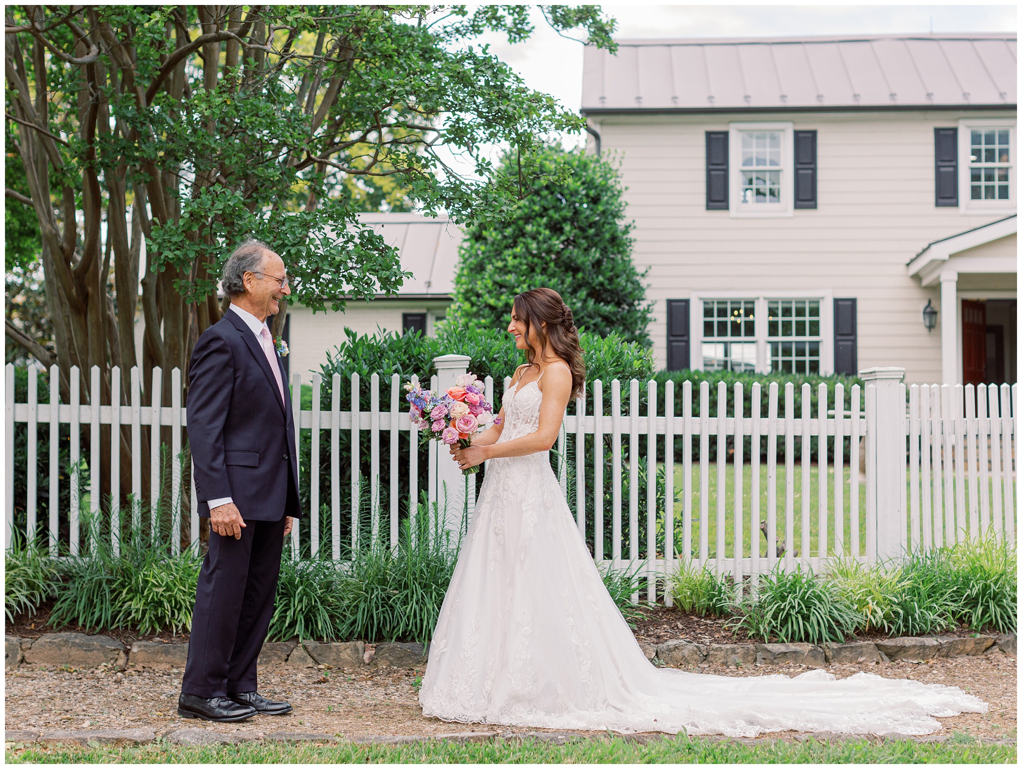 bride and dad first look