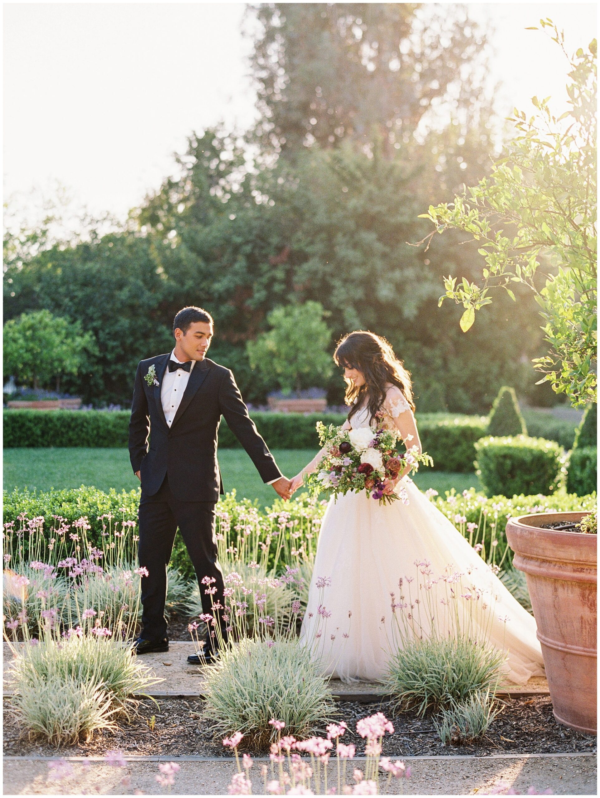 Wedding portrait in Villa del Sol D'Oro garden